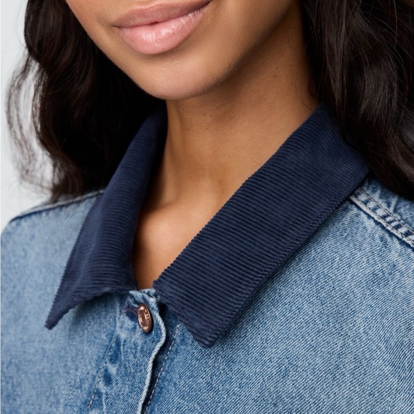 GAP x DÔEN Oversized Icon Denim Jacket - Picture 4 of 6